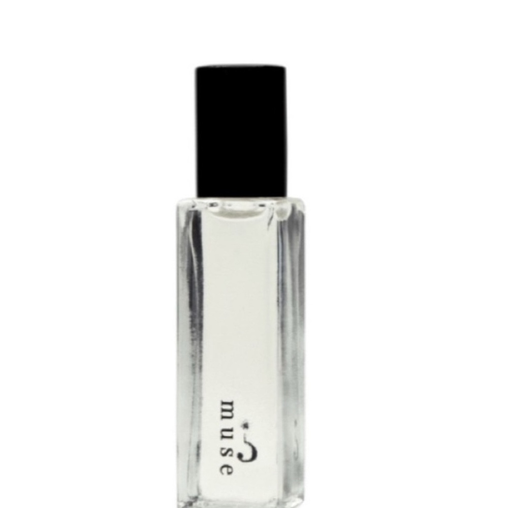 Muse Clear Body Oil with Black Cap
